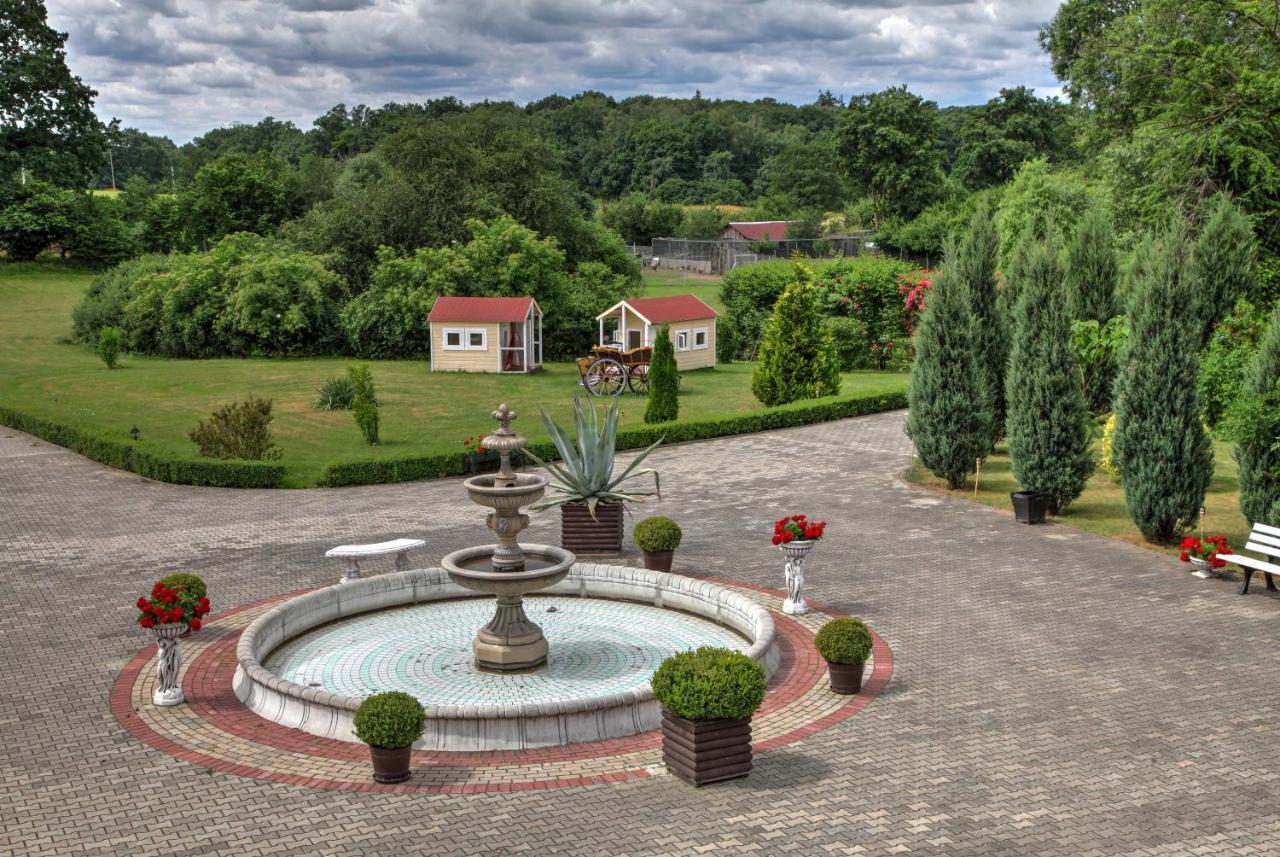 Zespol Palacowo-Parkowy Badzow Polkowice Ngoại thất bức ảnh